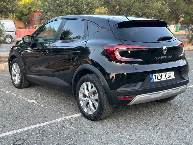 2022 Renault Captur 1,6L 2022 Cyprus