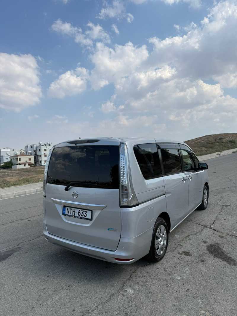 2015 Nissan Serena e-POWER 2,0L 2015 Cyprus