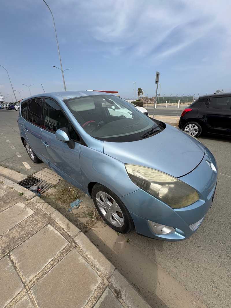 Renault Scenic 1,8L 2011