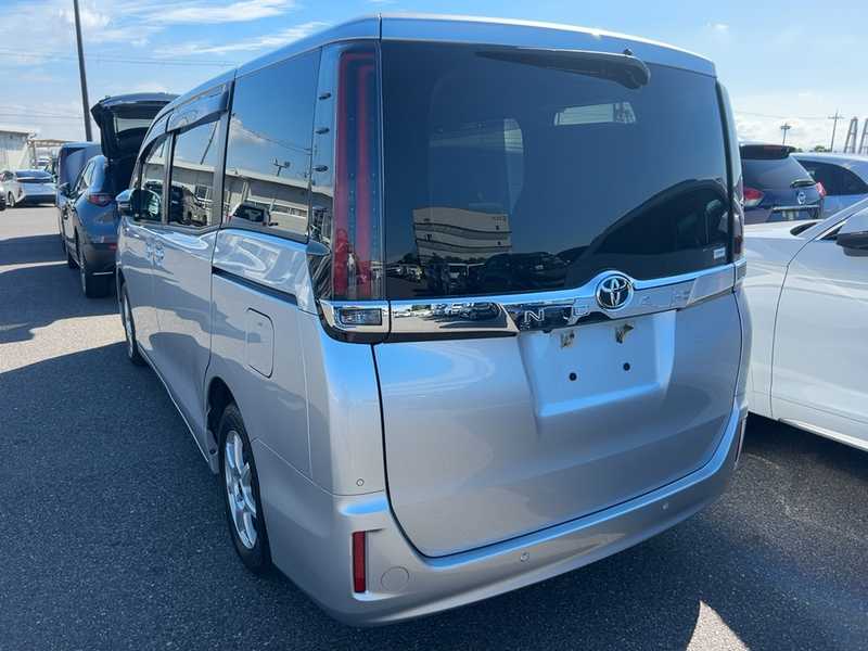 2021 Toyota Noah 2,0L 2021 Cyprus