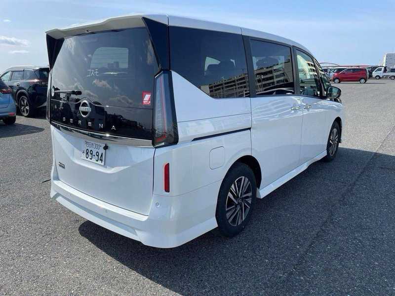 2025 Nissan Serena 2,0L 2025 Cyprus