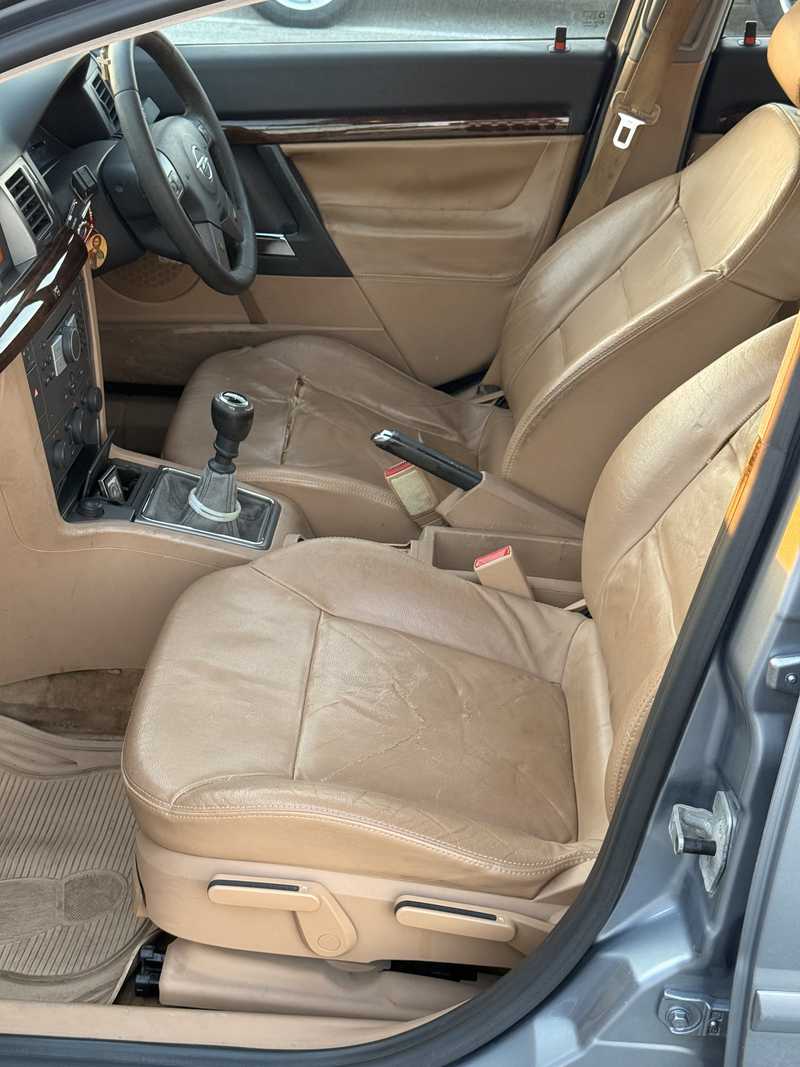 2004 Opel, Vauxhall Vectra 1,6L 2004 Cyprus