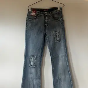 Vintage jeans, Επαρχία Λάρνακας — Αραδίππου - Άγιος Φανούριος