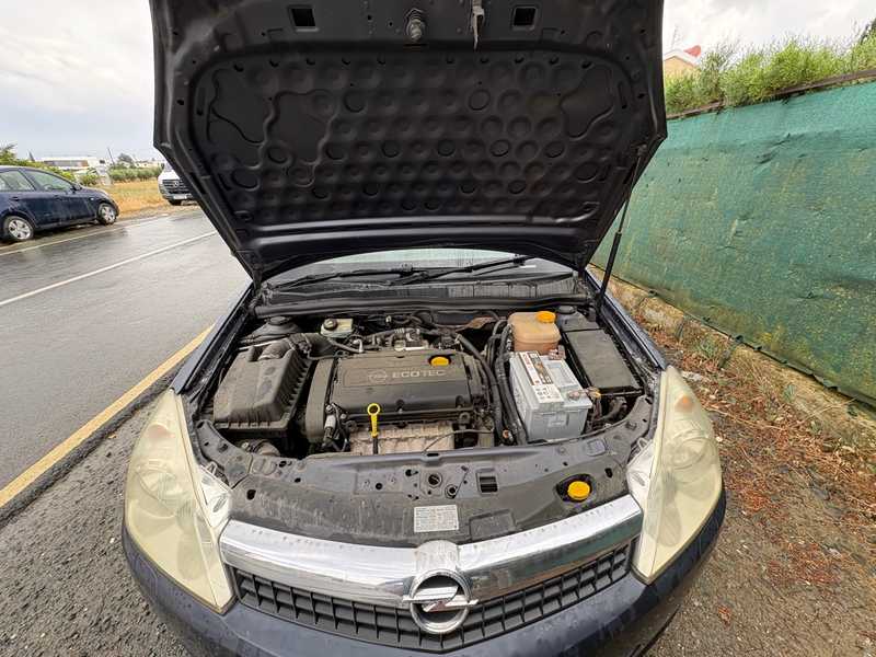2009 Opel, Vauxhall Astra 1,8L 2009 Cyprus