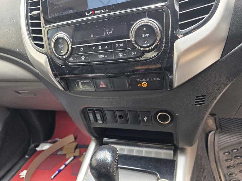 2016 Mitsubishi L200 2,5L 2016 Cyprus