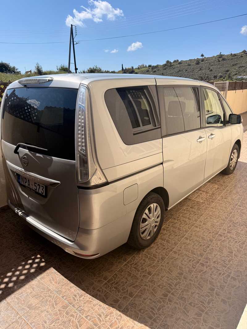 2015 Nissan Serena 2,0L 2015 Cyprus