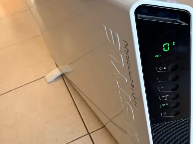 De longhi slim style convector heater 2000w model hcx9120e, Επαρχία Λεμεσού — Λεμεσός - Άγιος Ιωάννης