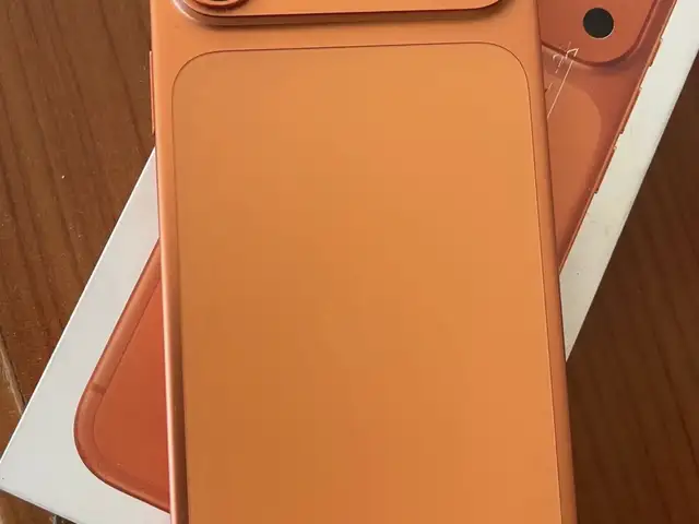 Iphone 17promax battery health 100, Nicosia — Strovolos - Agios Dimitrios