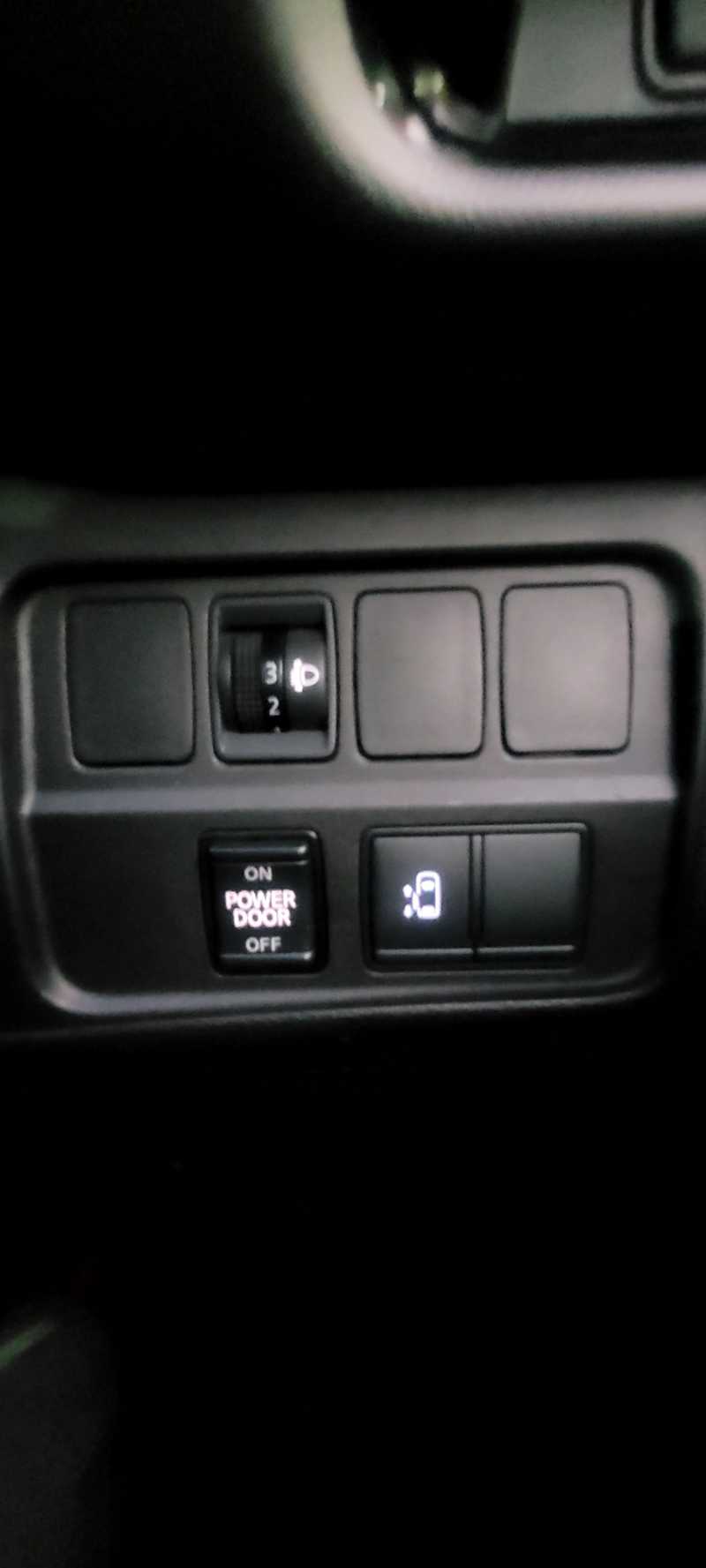 2021 Nissan Serena 2,0L 2021 Cyprus