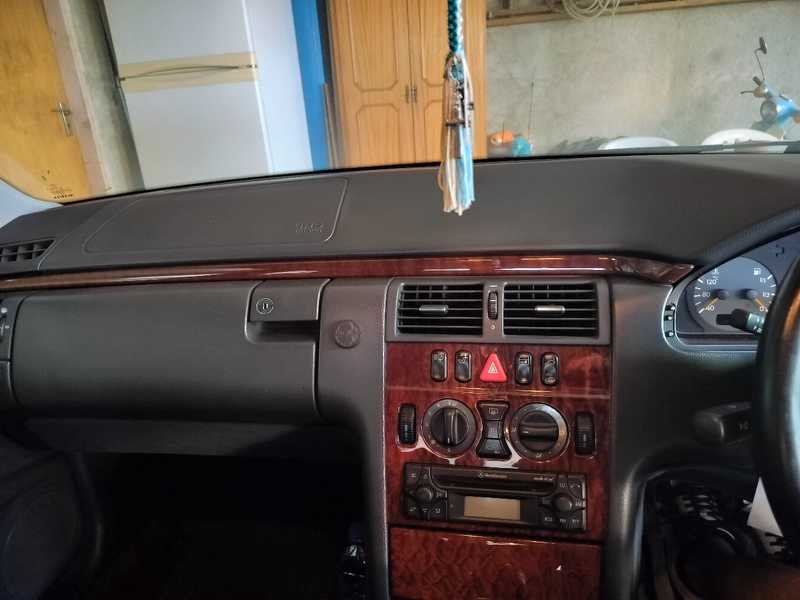 2001 Mercedes-Benz E-Class 2,0L 2001 Cyprus
