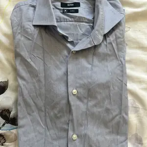 Hugo boss tailored slim fit shirt size 42, Limassol — Limassol - Mesa Geitonia