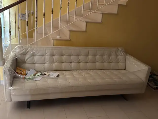 White leather 3-seater sofa, Limassol — Limassol - Zakaki