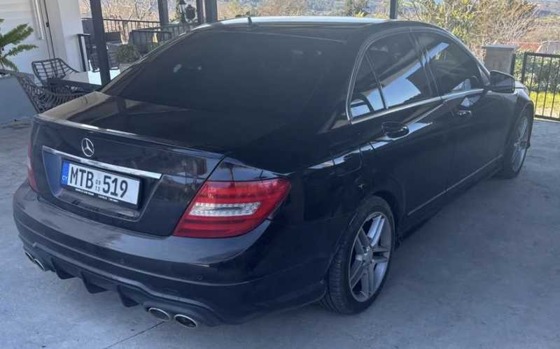 Mercedes-Benz C-Class 2,5L 2013