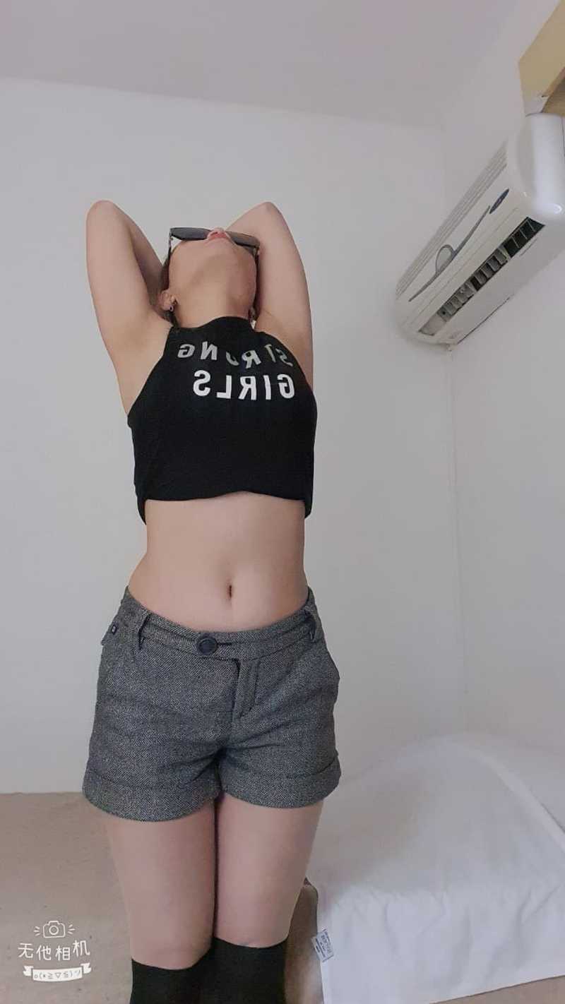 Qolga oldim qizimni sorayotganda Katta kokrak havaskor fotosurati