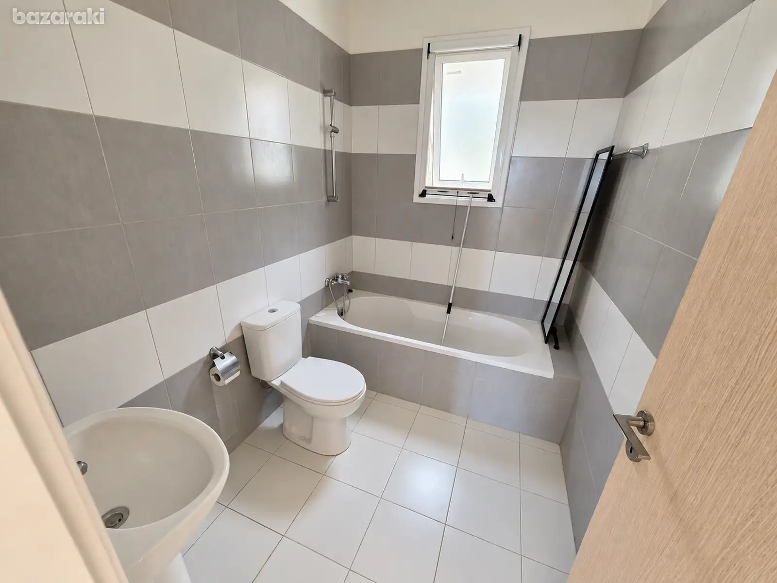 House, 3 bedrooms — 13