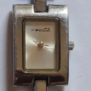 Vintage tivaldi paris l2017 quartz ladies rectangle bangle watch new battery, Nicosia — Strovolos - Enthomar Kyprianos
