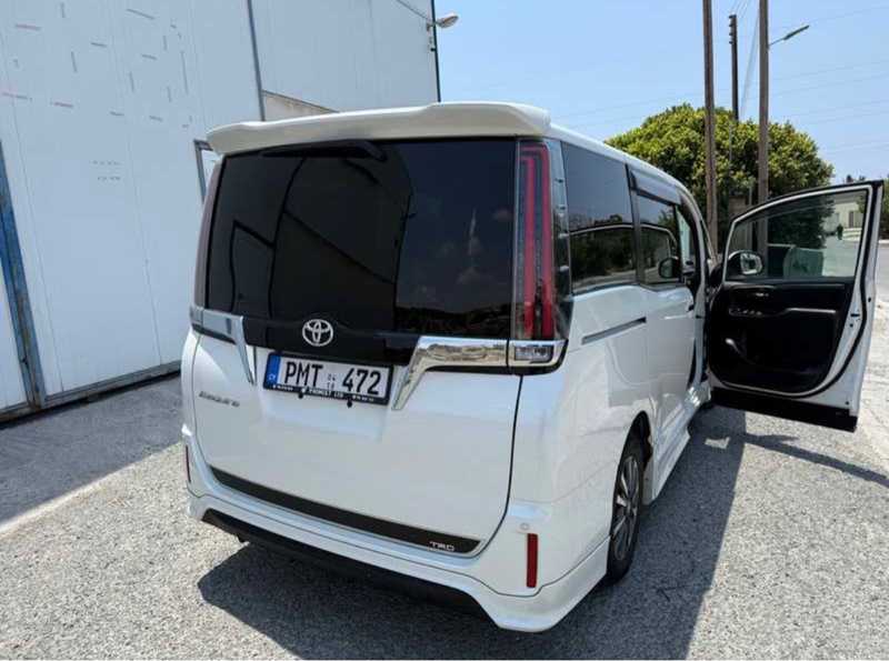 2018 Toyota Esquire 2,0L 2018 Cyprus