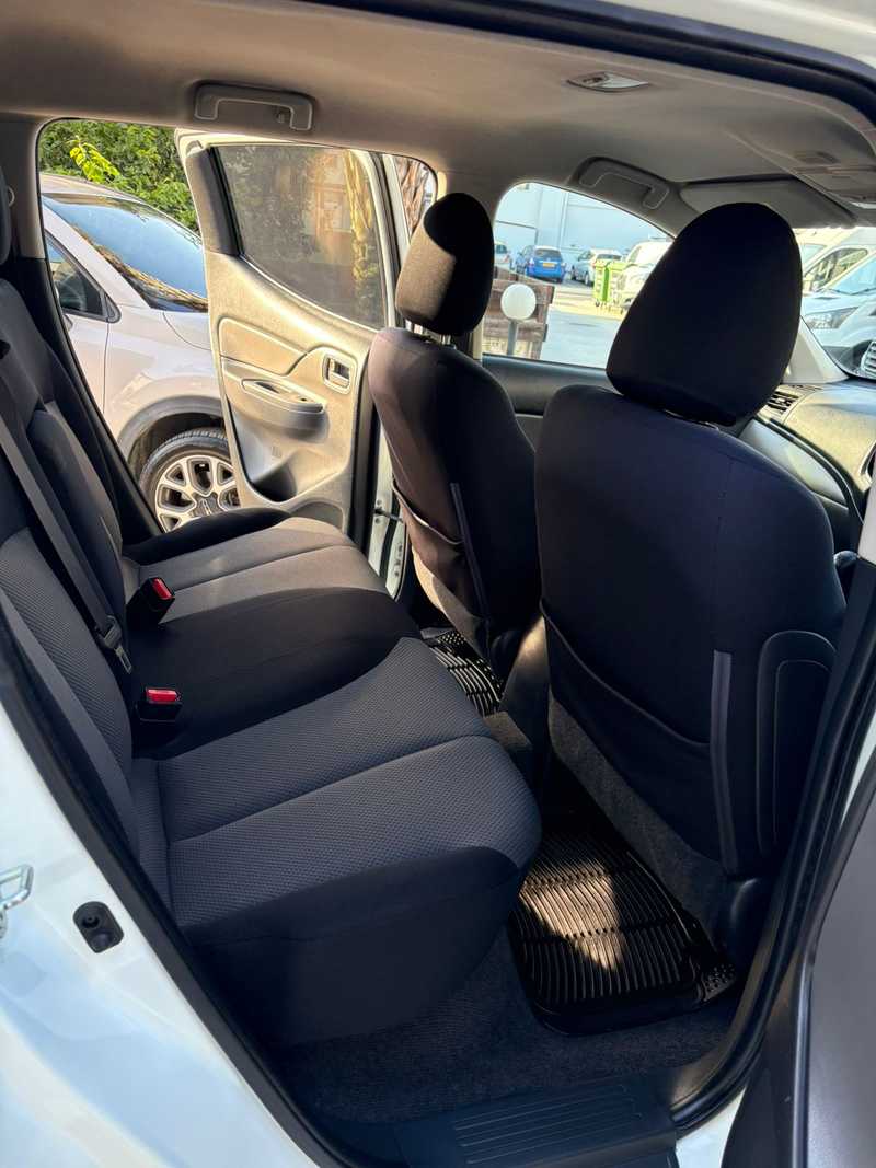 2017 Mitsubishi L200 2,4L 2017 Cyprus