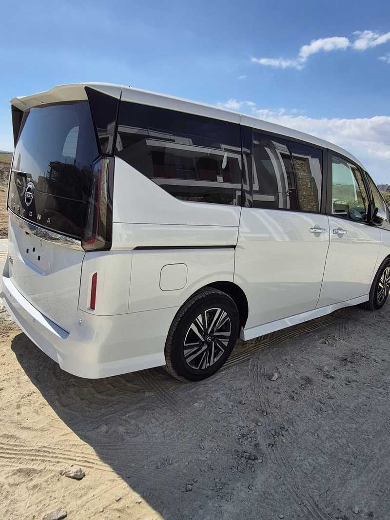 2023 Nissan Serena 2,0L 2023 Cyprus