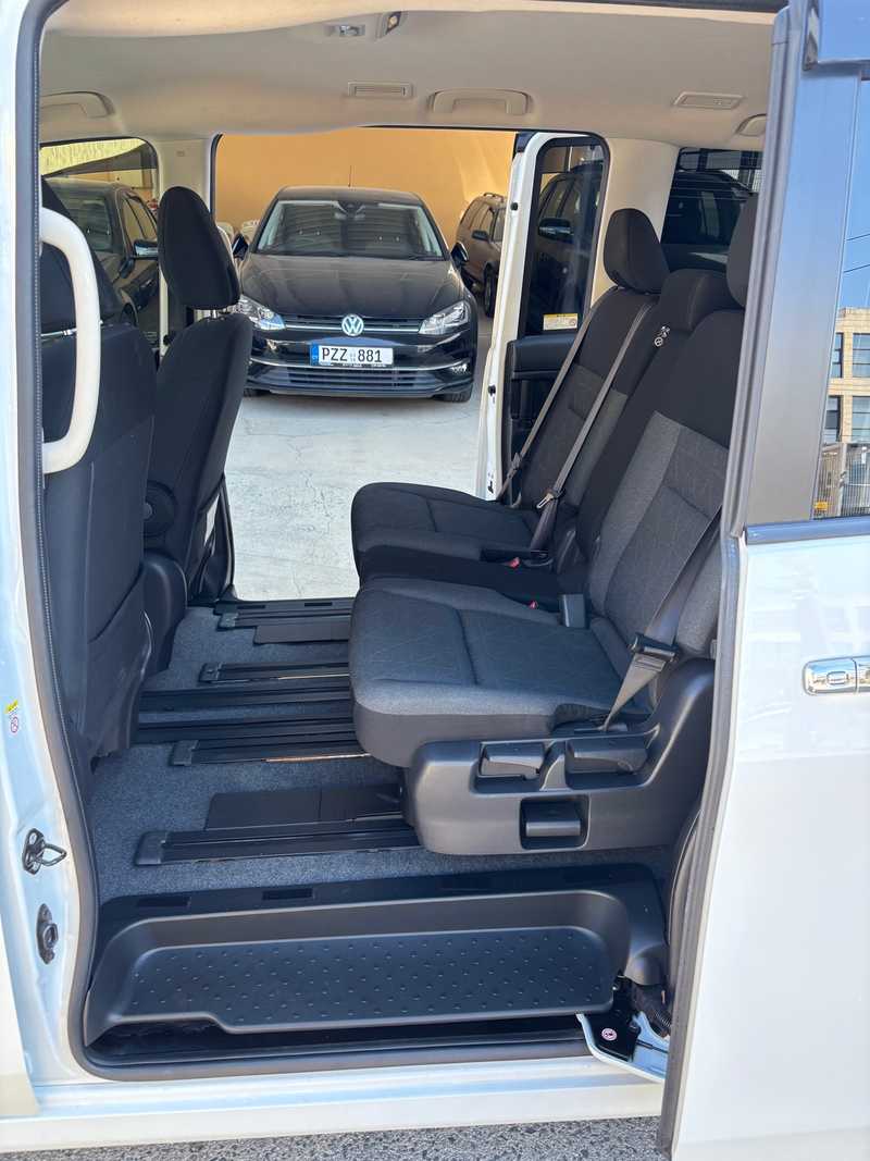 2023 Nissan Serena 2,0L 2023 Cyprus