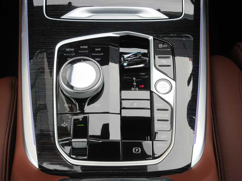 2025 BMW X7 3,0L 2025 Cyprus