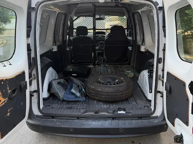 Renault Kangoo Electric 2019, Paphos — Tombs Of the Kings - 9
