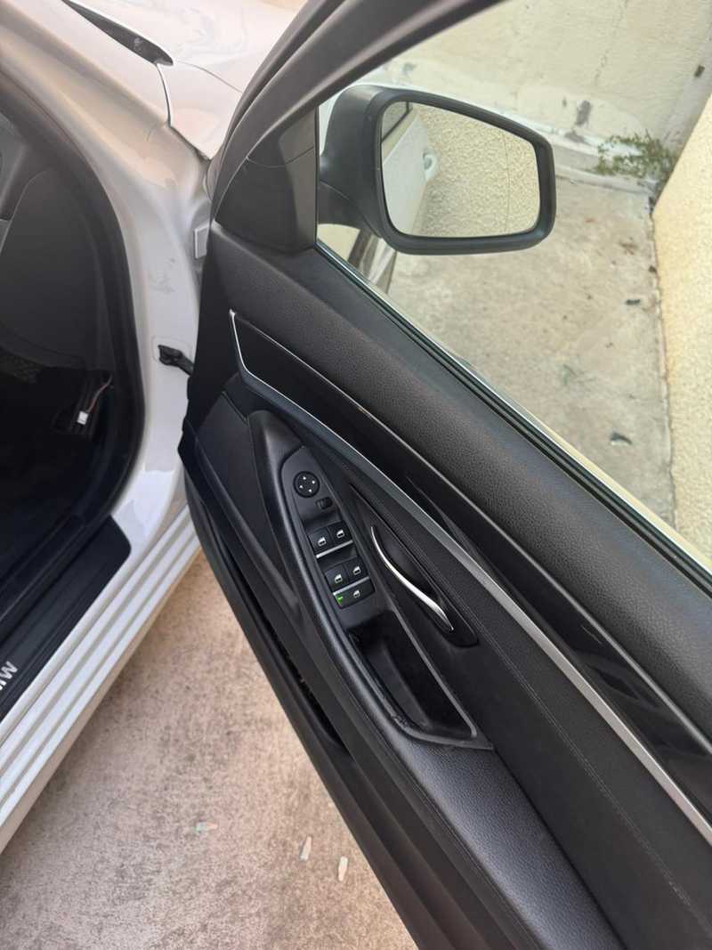 2011 BMW 5-Series 2,0L 2011 Cyprus