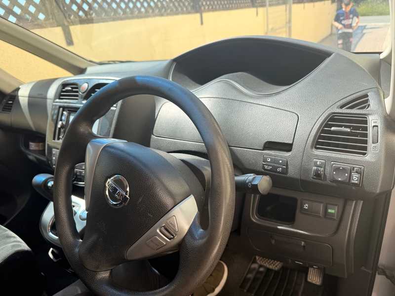 2015 Nissan Serena 2,0L 2015 Cyprus