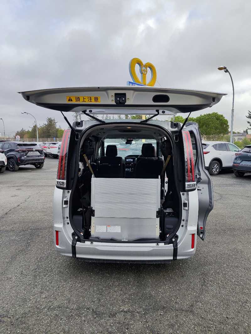 2021 Toyota Noah 2,0L 2021 Cyprus