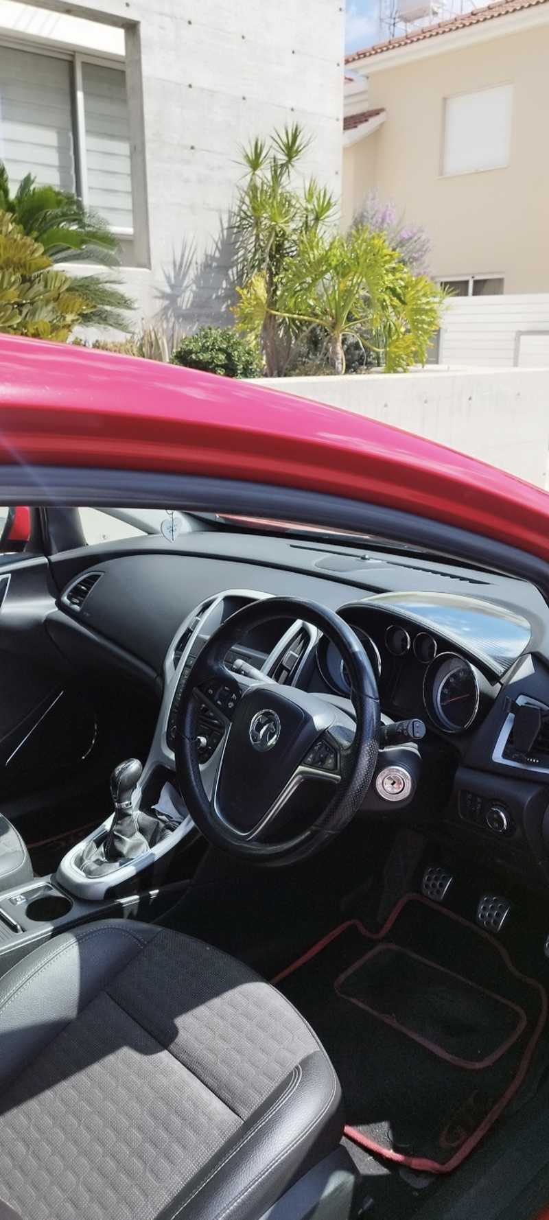 2012 Opel, Vauxhall Astra 1,6L 2012 Cyprus