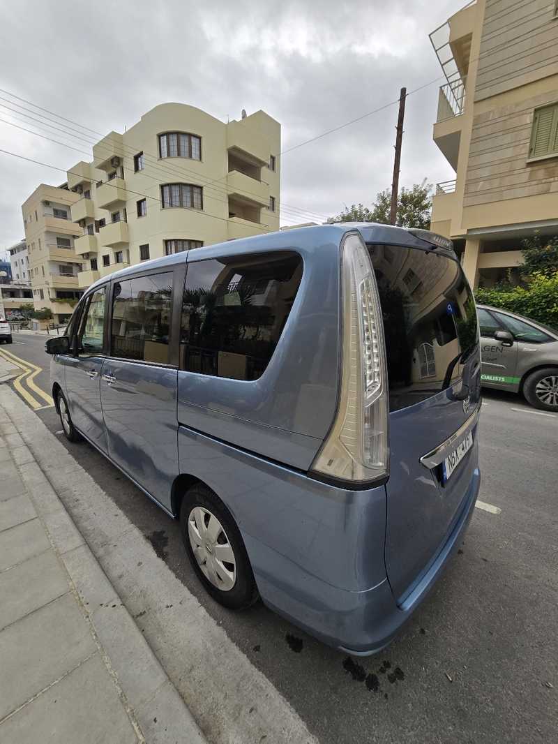 2014 Nissan Serena 2,0L 2014 Cyprus