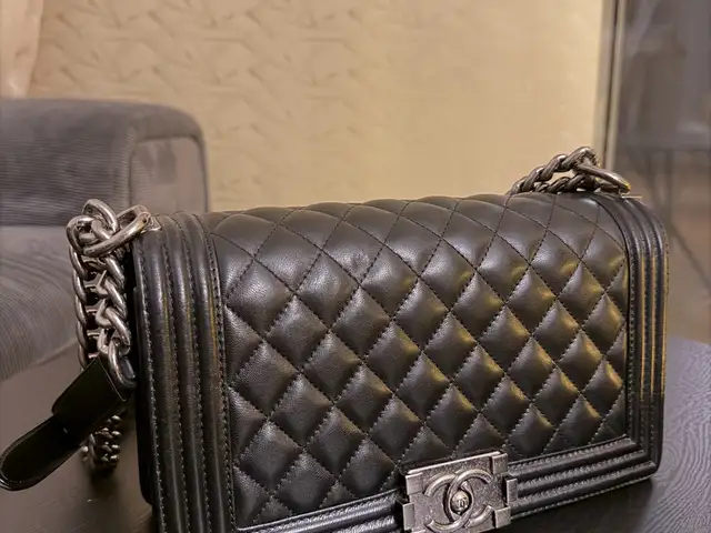 Chanel boy bag, Επαρχία Λεμεσού — Άγιος Αθανάσιος