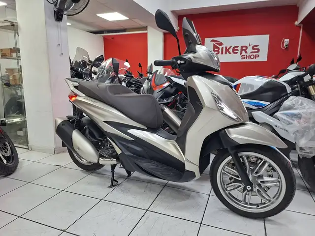 Piaggio beverly 300, Επαρχία Λευκωσίας — Άγιοι Ομολογητές