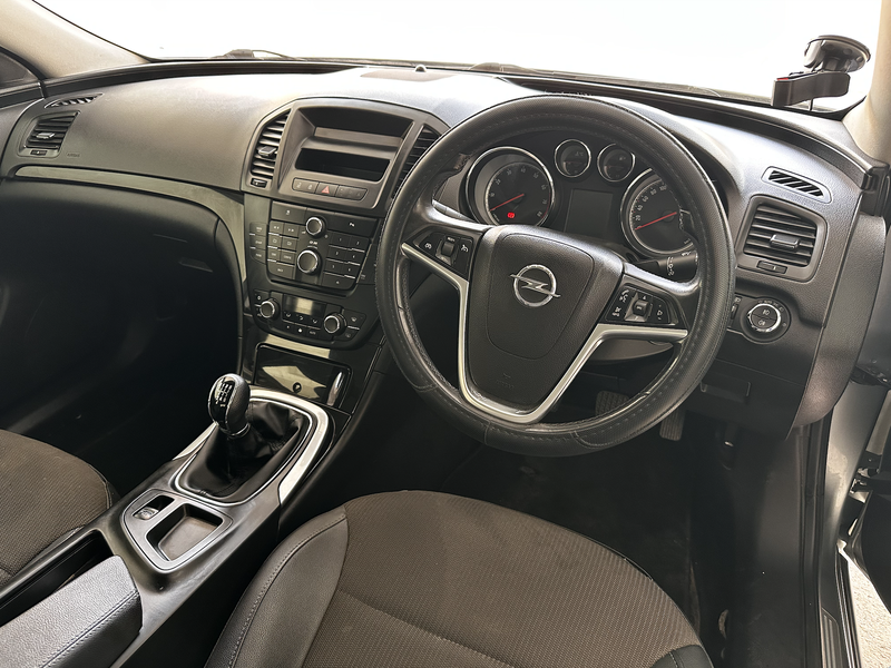 2011 Opel, Vauxhall Insignia 1,6L 2011 Cyprus
