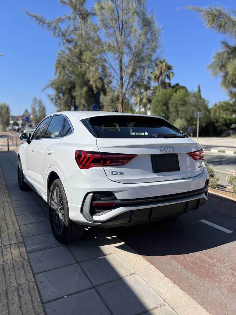 2022 Audi Q3 2,0L 2022 Cyprus