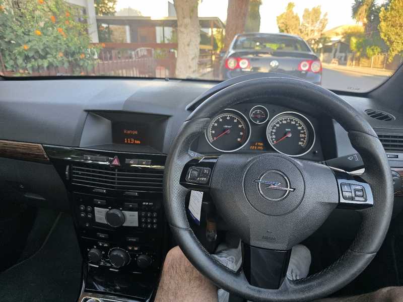 2008 Opel, Vauxhall Astra 1,6L 2008 Cyprus