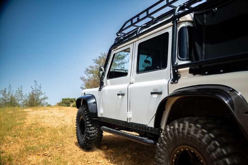 2003 Land Rover Defender 2,5L 2003 Cyprus