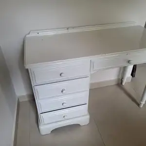 Vintage white wooden writing desk with 5 drawers, Nicosia — Palouriotissa