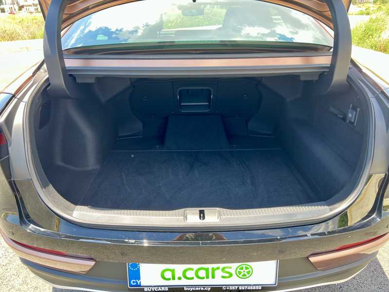 2023 Toyota Crown 2,5L 2023 Cyprus