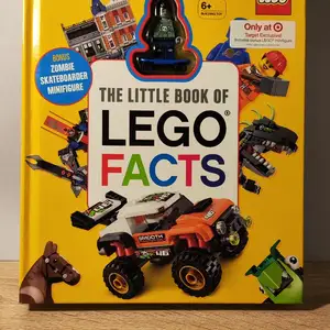 The Little Book of LEGO Facts DK with Bonus Zombie Skateboarder Minifigure, Επαρχία Λεμεσού — Άγιος Αθανάσιος