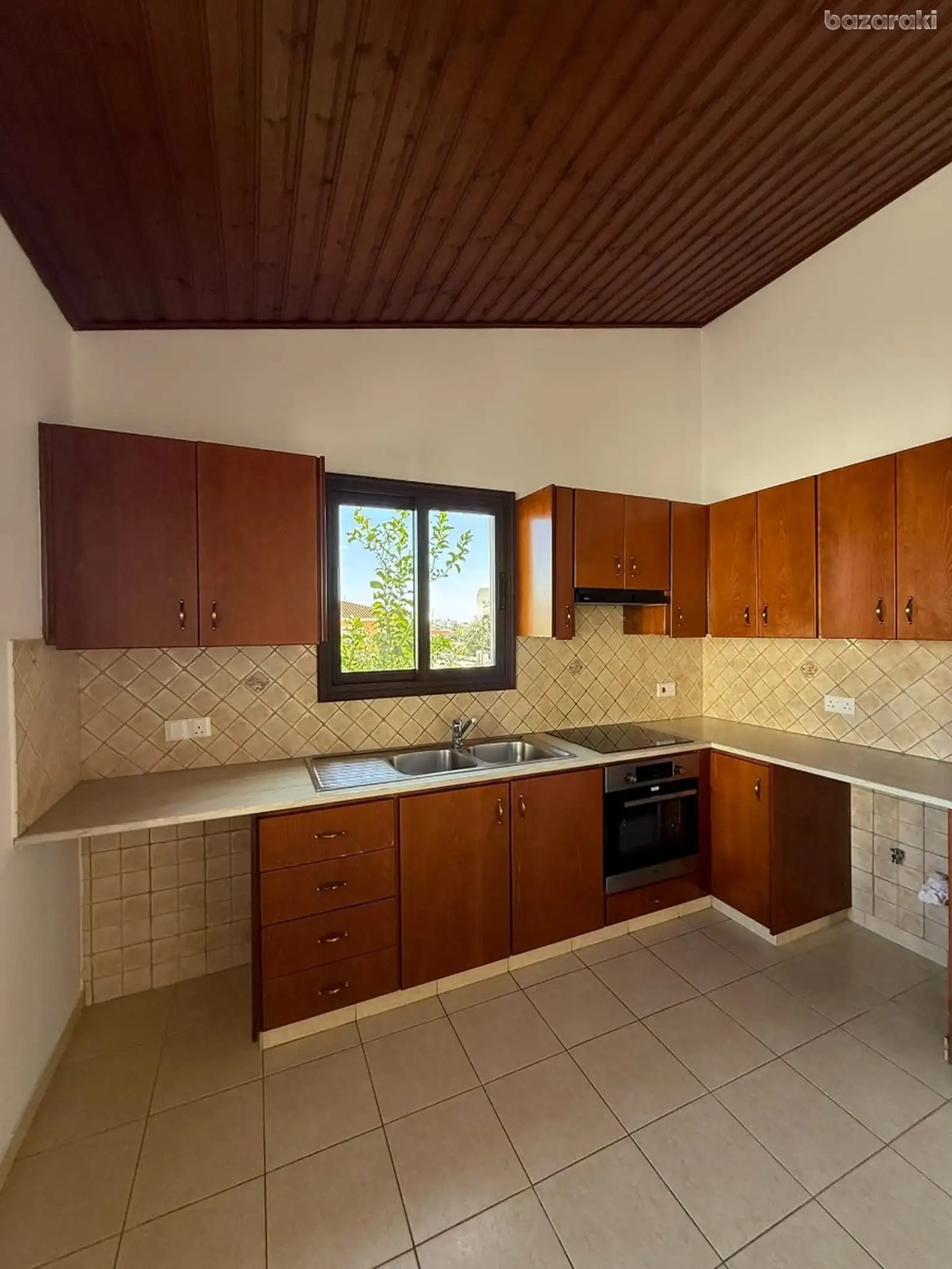 House, 3 bedrooms — 10
