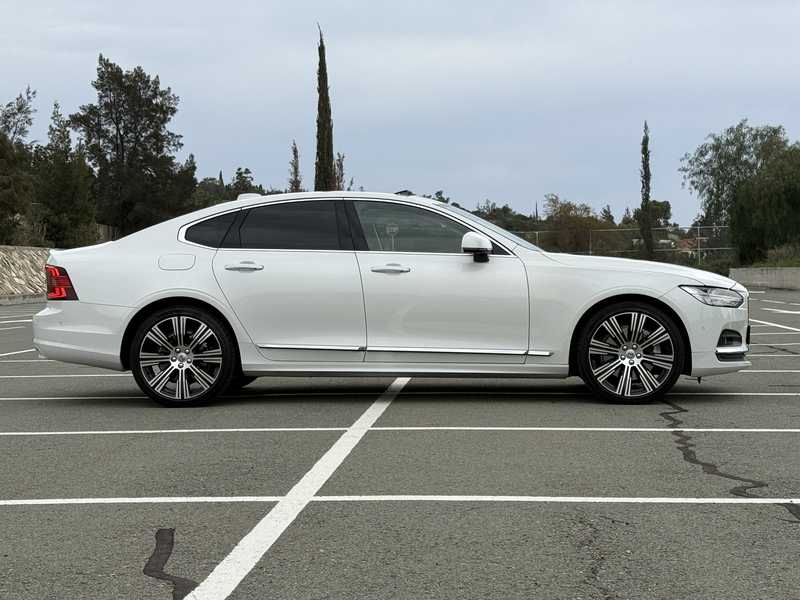 2022 Volvo S90 2,0L 2022 Cyprus