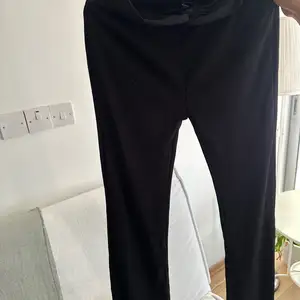 Black pants, Nicosia — Aglantzia