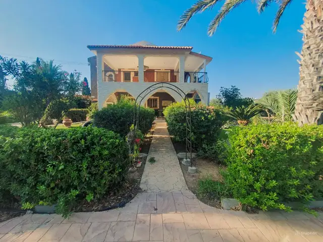 5-bedroom detached house for sale, Larnaca — Perivolia Larnakas