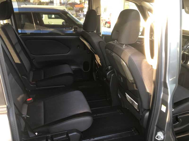2021 Nissan Serena 2,0L 2021 Cyprus