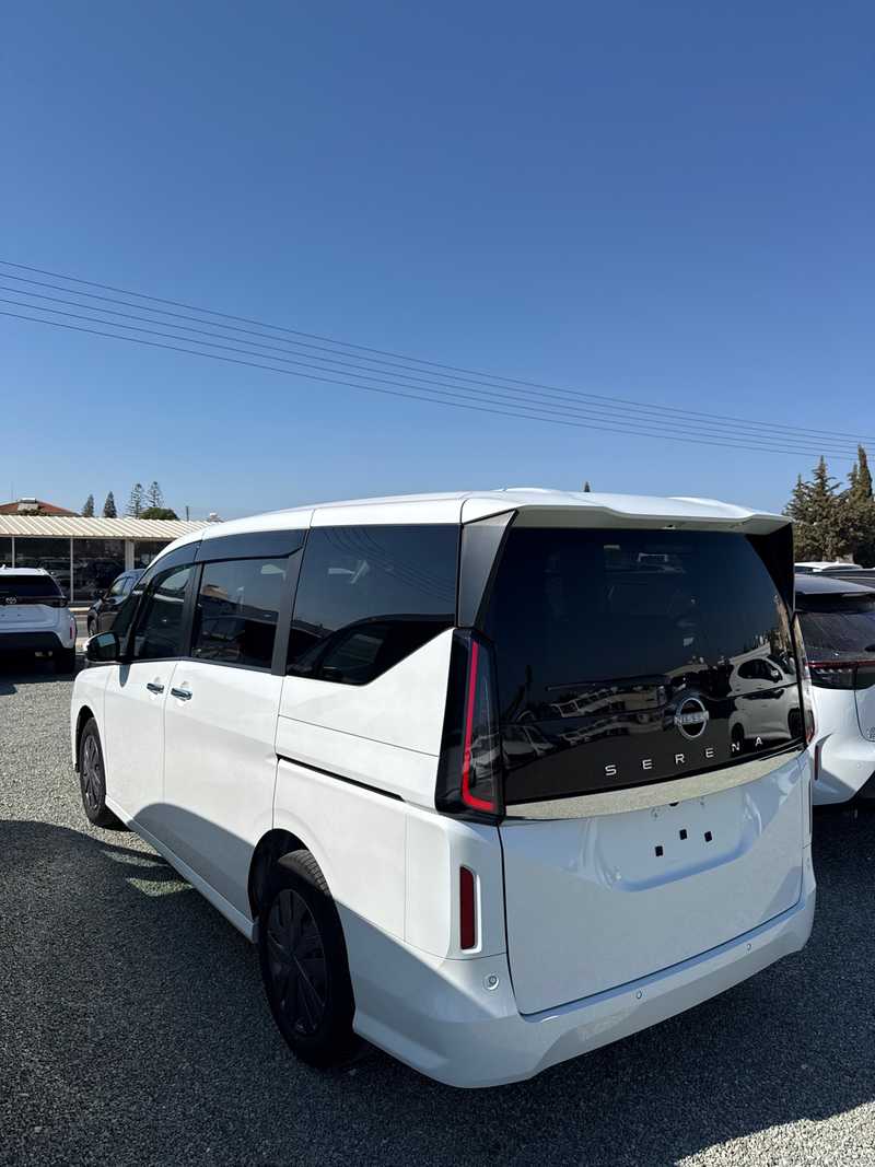 2023 Nissan Serena 2,0L 2023 Cyprus