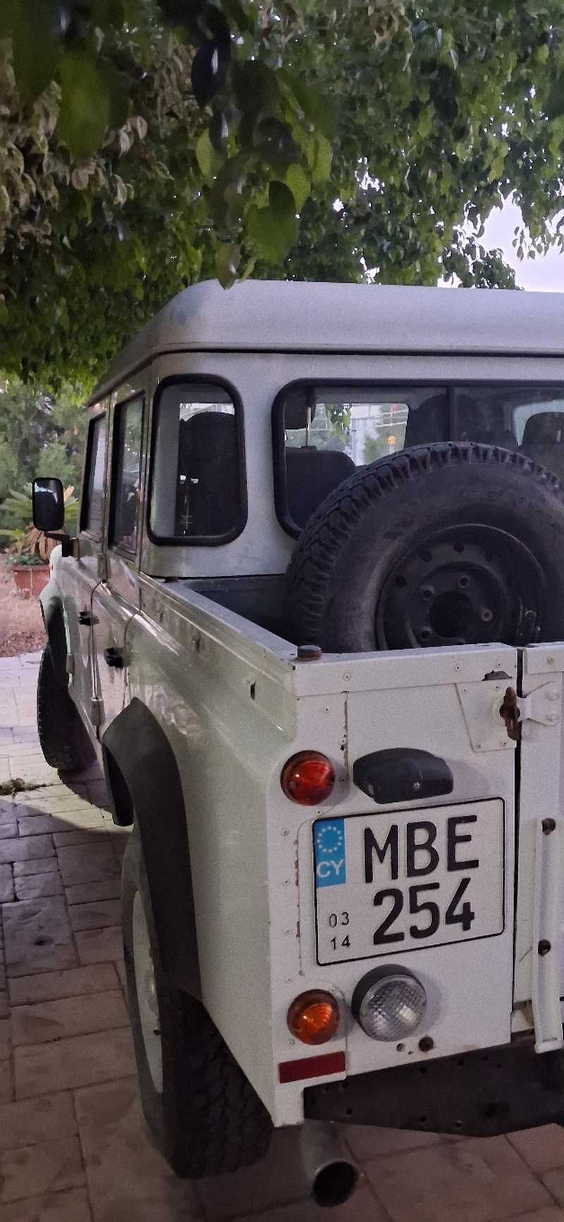 2014 Land Rover Defender 2,2L 2014 Cyprus