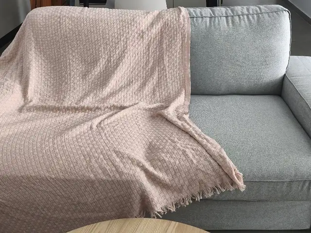 Grey Sofa IKEA, Επαρχία Λευκωσίας — Στρόβολος - Ακρόπολη