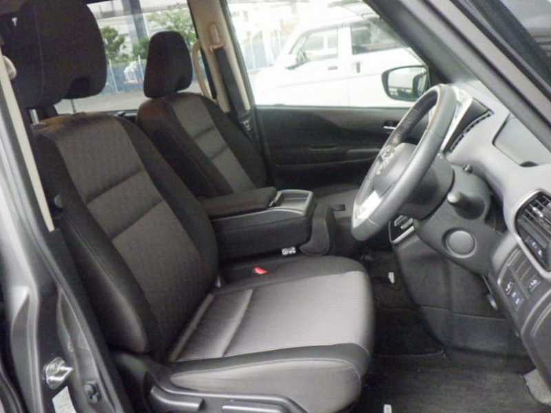 2022 Nissan Serena 2,0L 2022 Cyprus