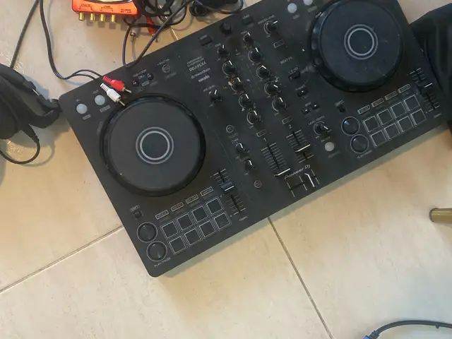 Pioneer dj ddj-flx4 dj controller + headphones, Επαρχία Πάφου — Universal